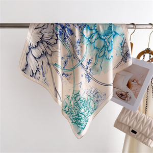 Bandana in Stile Occidentale con Motivo Paisley <span class=keywords><strong>Rosa</strong></span> e Frange Argentate, Sciarpa Triangolare in <span class=keywords><strong>Seta</strong></span> da 50cm per Donna, Accessorio Boho per Feste - Product Image 2