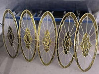 Fournitures personnalisées Vitrail de bâtiment d'art Pièces de verre biseauté pour lucarne et panneau de fenêtre Vitrail de porte d'entrée