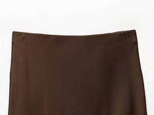 Vêtements pour femmes MYST&ZA, nouvelle collection printemps 2026 : <span class=keywords><strong>jupe</strong></span> <span class=keywords><strong>midi</strong></span> <span class=keywords><strong>droite</strong></span> simple et élégante en satin de soie, texture soyeuse, 8534855 - Product Image 3