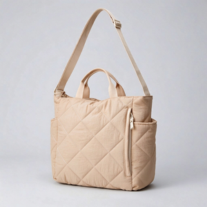 Bolso de Hombro Acolchado Grande y Ligero Personalizado al por Mayor, Bolso Tote Tipo Puffer, Bolso Bandolera Acolchado Estilo Hobo - Product Image 4