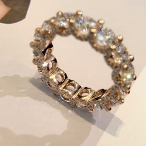 Anillo de Diamantes Personalizado para Mujer en Oro de 9K-18K — Diamante Cultivado en Laboratorio de 7.672CT con Engaste de Cuatro Garras, Corte Redondo, Banda Completa de Diamantes - Product Image 5