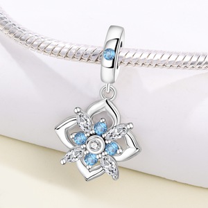 Venta al por mayor: Novedoso dije <span class=keywords><strong>de</strong></span> <span class=keywords><strong>plata</strong></span> <span class=keywords><strong>de</strong></span> ley 925 con diseño <span class=keywords><strong>de</strong></span> flor para hacer pulseras y brazaletes, regalo para mujer - Product Image 3
