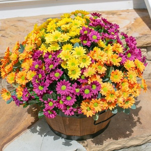 Fleurs de marguerite artificielles pour décoration extérieure, 6 bouquets, résistantes à l'eau et aux UV, bouquet de fleurs artificielles en plastique, Cosmos, Gerbera - Product Image 2