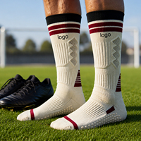 Chaussettes de football à double bande en silicone avec logo personnalisé, chaussettes de sport antidérapantes en nylon élastique à compression pour l'entraînement au football