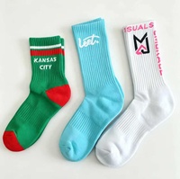 Chaussettes en coton à rayures multicolores, douces et confortables, chaussettes de sport pour l'entraînement, unisexes, pour un usage quotidien, chaussettes de sport, approvisionnement en gros