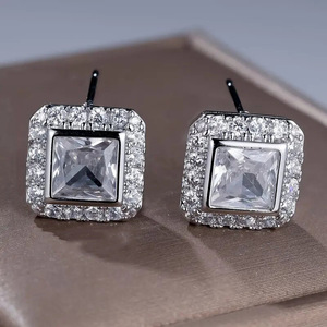 Orecchini a Perno Geometrici Quadrati per Donne, Design Minimalista, Accessori per Orecchie da Indossare Quotidianamente - Product Image 3