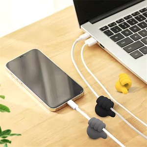 Clips Organizadores de Cables de Silicona con Diseño Lindo, Magnéticos y Adhesivos para Gestión de Cables - Product Image 4