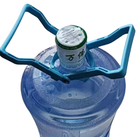 Bouteille d'eau minérale de bonne qualité de 18 L, 19 L, 20 L, 3, 4, 5 gallons avec poignée de transport facile et poignée de levage