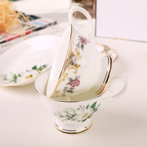 Taza de Té y Platillo de Porcelana Fina con Diseño Floral de <span class=keywords><strong>Magnolia</strong></span>, Estilo Británico con Borde Dorado, Taza de <span class=keywords><strong>Café</strong></span> de Porcelana con Logotipo Personalizado para Regalo de Té de la Tarde - Product Image 2