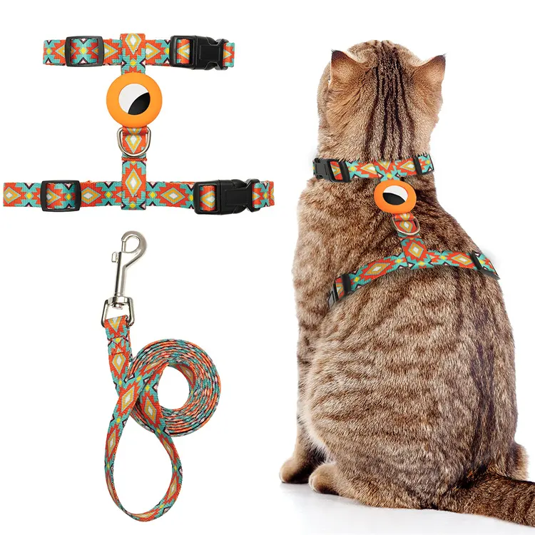 Custom Logo Walking Travel Adjustable Pet Dog Cat Harness And Leash With Airtag Holder Escape Proof Boho Cat Harness