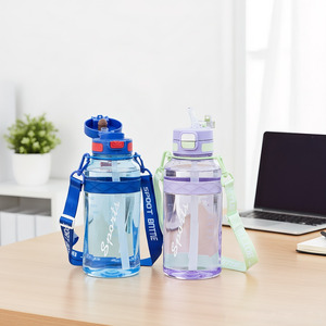 Botella de Agua Deportiva de Plástico Transparente de Gran Capacidad de 1500 ml con Pajita/Boquilla, Botella de Agua Portátil a Prueba de Fugas para Exteriores - Product Image 1
