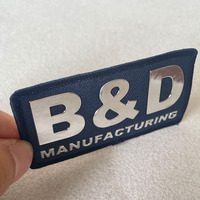 Patchs 3D brillants en TPU gaufré, en cuir et tissu écologique découpé sur mesure avec logo de marque de luxe pour vêtements/chapeaux