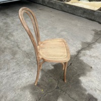Chaises blanches empilables populaires classiques de Thonet de résine en plastique de 1000 livres pour la partie d'événement