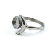 Vente en gros Plaqué or 18 carats, lunette de lune ronde tendance, ébauches de bague en acier inoxydable pour femmes, bijoux en résine