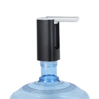 Pompe à eau manuelle portable pour le camping, le transport de liquides marins, design léger, livraison rapide