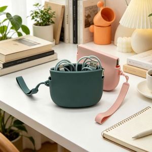 Monedero de Silicona Impermeable de Grado Alimenticio con Cierre de Cremallera - Monedero Portátil con Broche para Llaves para Uso en Exteriores, Diseño con Estampado de Dulces - Product Image 2