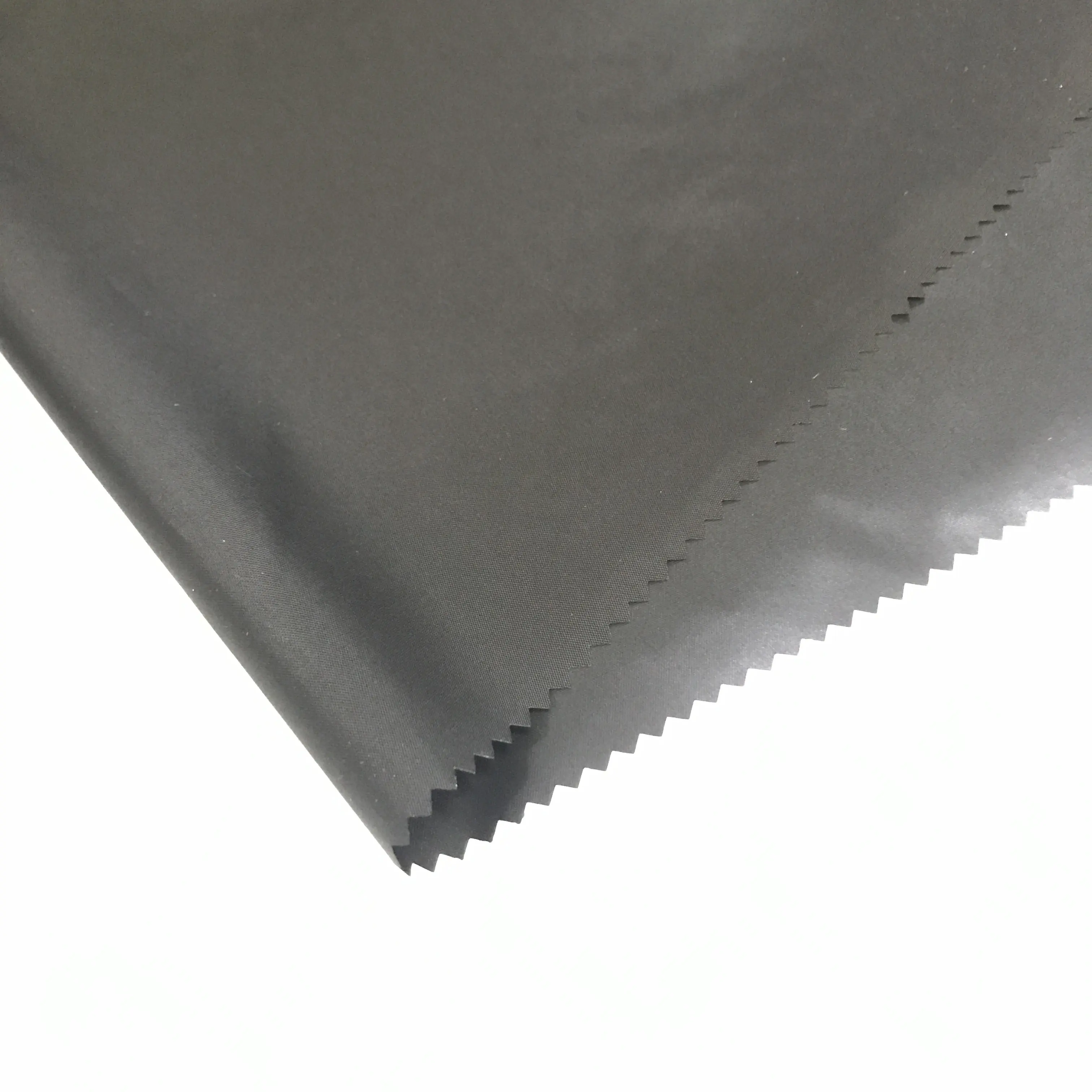 190T Nylon Taffeta Pu Coating Stof Wr Wp 1500Mm Voor Regenjas Kledingstuk Hete Lucht Naad Afdichting Hoge Kleurvastheid