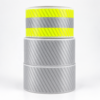 Film de transfert thermique réfléchissant segmenté motif chevron argenté en vinyle pour vêtements de sécurité, vêtements de sport et impression textile