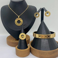 Ensemble de bijoux classique en acier inoxydable plaqué or 18 carats, collier, boucles d'oreilles, bracelet, cadeau de mariage, vente en gros pour femmes