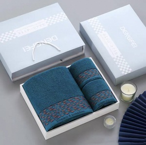 Fabrika Toptan Özel Pamuklu Havlu Hediye Seti 3 Parça Banyo Havlusu Seti, Kurumsal Hediyeler için Bez Çanta ile - Product Image 2