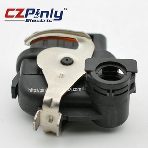 Connecteur de câble électrique femelle 5 broches pour alternateur benz volvo EC240 Excavateur Lear 18242000000 - Product Image 6
