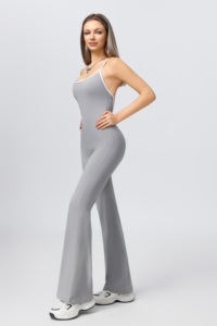 Tuta da yoga aderente e comoda con spalline incrociate, schiena scoperta e stampa a righe color block. - Product Image 5