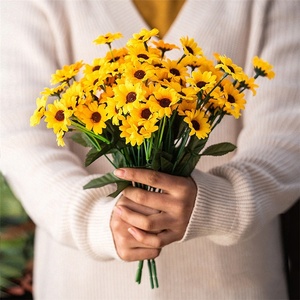 X-1236 Decorazione d'Interni, Bouquet di 13 Girasoli Artificiali da 34CM - Product Image 5