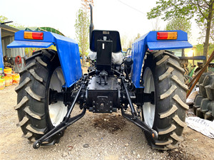 Trattore Shanghai SH504 50HP 55hp 4wd Usato con Motore 495A Cofano Quadrato per il Mercato del Sud Africa e del Perù - Product Image 4