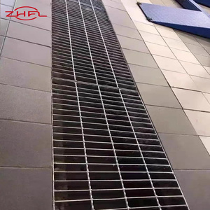 Grille de passage en acier soudé durable en acier au carbone, type marchepied, pour applications industrielles de soudage par pression de métaux, 6 mm, avec système de chargement sécurisé - Product Image 4