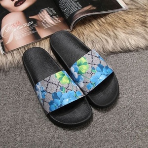 En stock X Sandales d'été plates de créateur de qualité supérieure, pantoufles de luxe pour hommes, chaussures pour femmes - Product Image 3