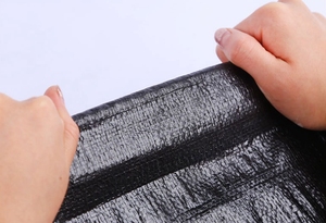 Rouleau de bâche PE double noir 100% occultant et imperméable <span class=keywords><strong>pour</strong></span> <span class=keywords><strong>serre</strong></span> et protection des plantes - Product Image 2