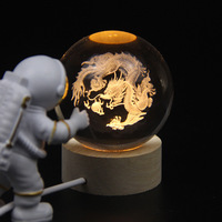 Ornement de boule de cristal lumineuse créative avec motifs multiples, recharge directe, veilleuse couleur chaude, cadeau de bureau pour Noël