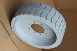 KOBURA pneu plein avec <span class=keywords><strong>jantes</strong></span> 22X7X17 3/4 pièces 94908 pour genie boom levage Z40/23 N <span class=keywords><strong>RJ</strong></span> machines équipement élévateur à ciseaux - Product Image 2