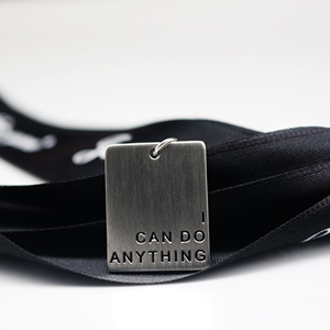 Collar con colgante rectangular de acero mate, joyería geométrica personalizada, símbolos grabados, citas de palabras, mensaje inspirado - Product Image 1