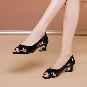Sandales à talons pour femmes, bout ouvert, talon <span class=keywords><strong>bloc</strong></span> ajouré, chaussures en cuir confortables pour le bureau et les occasions décontractées - Product Image 1