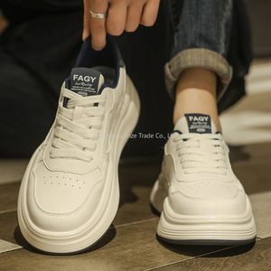 <span class=keywords><strong>Scarpe</strong></span> da uomo autunnali 2025: Nuove sneakers casual da corsa con rialzo, stile coreano, alla moda per studenti, con suola spessa in mesh, bianche e di tendenza - Product Image 4