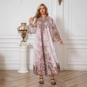 Abaya Modesta de Poliéster 2026, Vestido Largo <span class=keywords><strong>para</strong></span> <span class=keywords><strong>Mujer</strong></span>, Tela Bordada con Estampado Floral y Pedrería, Largo hasta el Tobillo, <span class=keywords><strong>Ropa</strong></span> Musulmana - Product Image 2