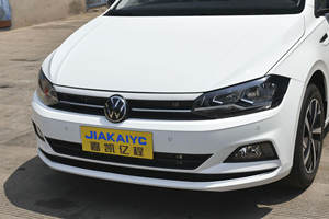 VW <span class=keywords><strong>Polo</strong></span> Hatchback 1.5L d'occasion en excellent état avec moteur turbo 113 ch, boîte automatique, intérieur cuir foncé, pneus R17, conduite à gauche - Product Image 2