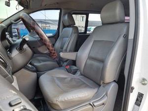 Minivan Blanca Diésel 2016, Automática, Sin Accidentes, Amplia, Económica, Vehículo de Carga Coreano Usado en Venta - Product Image 4