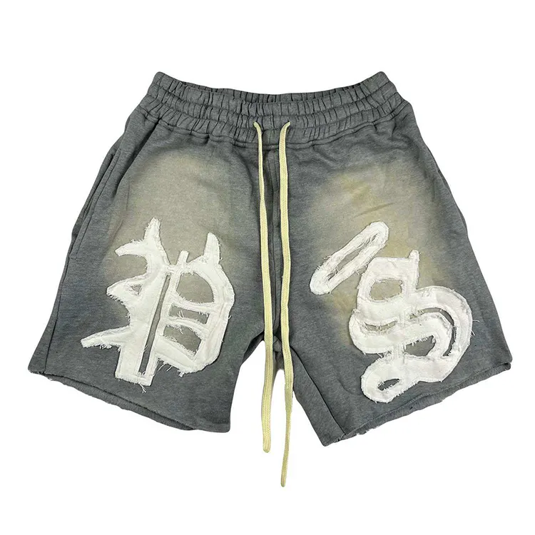 Pantalones cortos de lavado ácido personalizados para hombre, logotipo en relieve, apliques desgastados, corte rasgado, estilo informal, bordado con cierre de cordón