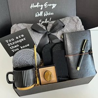 Coffret cadeau de Noël de luxe pour femmes, mug en céramique verte, carnet A6, stylo, bougie parfumée, chaussettes, coffret cadeau d'entreprise pour les fêtes