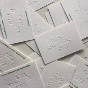 <span class=keywords><strong>Tarjetas</strong></span> <span class=keywords><strong>de</strong></span> Visita <span class=keywords><strong>de</strong></span> Lujo con Relieve Personalizado, Impresión Tipográfica en Papel <span class=keywords><strong>de</strong></span> Alta Calidad para Muestras <span class=keywords><strong>de</strong></span> Diseño Rápido, Negociaciones con Pequeñas Empresas - Product Image 1