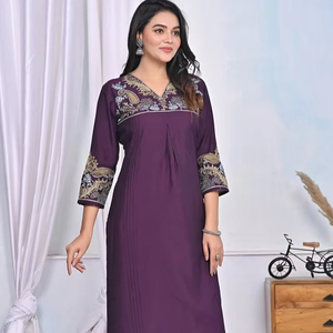 Últimas blusas de mujer Chikan bordadas pesadas vestidos de verano botón decorado Chi no gasa encaje pantalón Dupatta venta en línea - Product Image 1