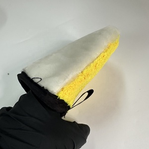 Gant de lavage de voiture en microfibre double face JYM-0625 avec design torsadé en peluche pour un nettoyage efficace de la voiture - Product Image 3