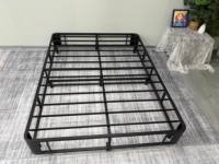 Cadre de lit d'hôtel simple réglable en hauteur de 10 pouces / 13 pouces, base en métal, structure en acier pour auberge de jeunesse avec revêtement en tissu, OEM