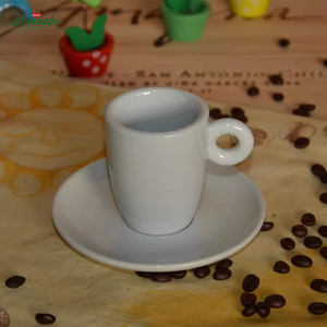 แก้วกาแฟเซรามิกคุณภาพสูงพร้อมจานรองแบบขายส่ง, แก้วเอสเพรสโซ่พอร์ซเลนสีขาวสำหรับร้านกาแฟ โรงแรม งานแต่งงาน, รับสกรีนโลโก้ - Product Image 3