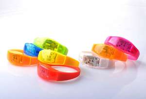 Pulsera Luminosa Activada por Voz, Recuerdos de Fiesta, Brazalete de Silicona con Control de Vibración LED, Accesorios para Ambiente Navideño y de Año Nuevo - Product Image 3