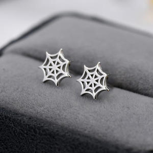 Boucles d'oreilles tendance en forme de toile d'araignée, plaquées or, en alliage de zinc, bijoux unisexes à la mode pour femmes et hommes, petites boucles d'oreilles - Product Image 5