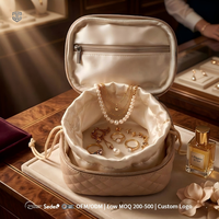 Boîte de rangement de voyage en cuir PU matelassé avec fermeture éclair et motif losanges, personnalisable avec logo, faible MOQ, pour bijoux, cadeau de mariage pour demoiselle d'honneur, ou sac cadeau