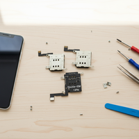Eingebauter DB-Dual-SIM-Kartensteckplatz mit Flex-Bar-Design für Einzel- und Dual-SIM-Karten, kompatibel mit den Serien 12-13-14-15-16